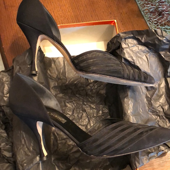 Anne Klein Blk Faille/leather open sided mesh pump - Picture 4 of 5